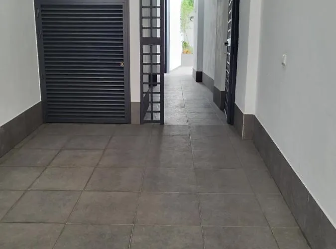 Centrico, A Pie De Calle.